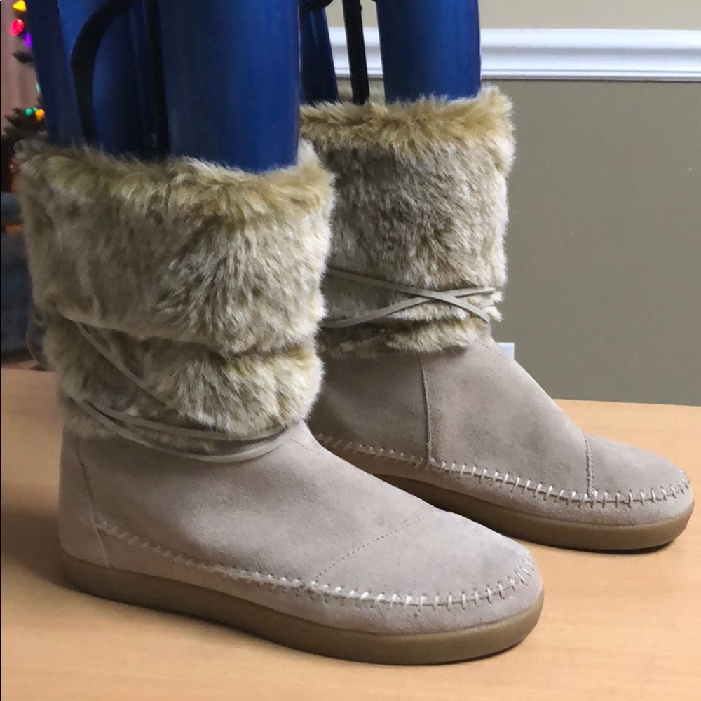 Toms Nepal Winter Boot Shearling Boot Tan 8.5